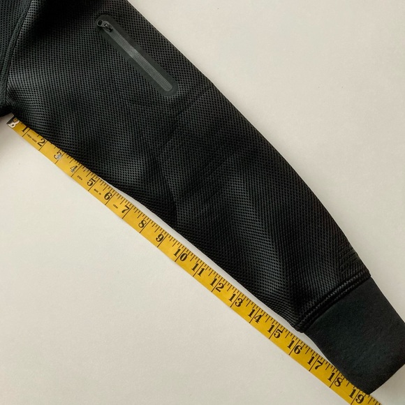 New Balance Women’s Polyester Mesh Bomber jacket 24/7 In Black Size Medium - Picture 10 of 13